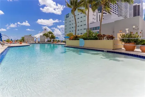 253 NE 2nd Street Miami FL 33132