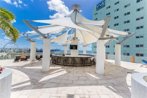 253 NE 2nd Street Miami FL 33132