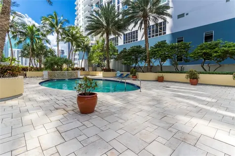 253 NE 2nd Street Miami FL 33132