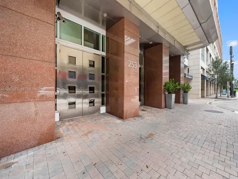 253 NE 2nd Street Miami FL 33132