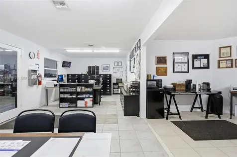 22790 S Dixie Highway Miami FL 33170