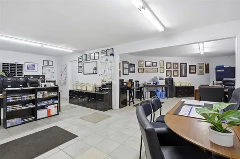22790 S Dixie Highway Miami FL 33170