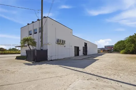 22790 S Dixie Highway Miami FL 33170
