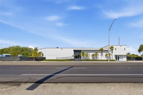 22790 S Dixie Highway Miami FL 33170