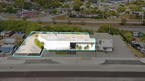 22790 S Dixie Highway Miami FL 33170