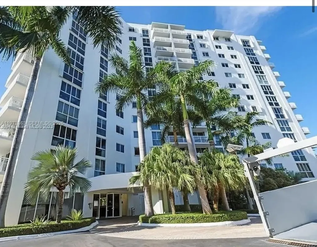 1688 West Avenue Miami Beach FL 33139