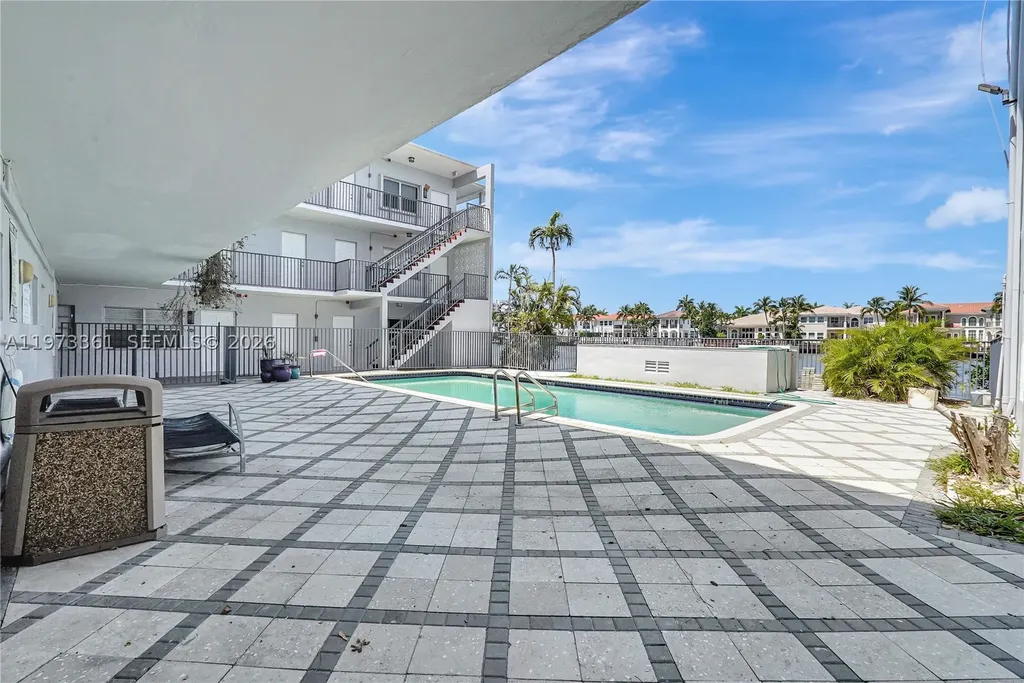 2200 S Ocean Drive Hollywood FL 33019
