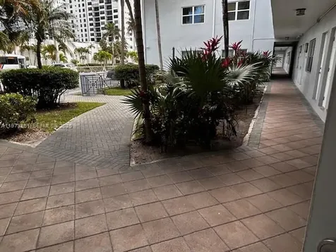 2200 S Ocean Drive Hollywood FL 33019