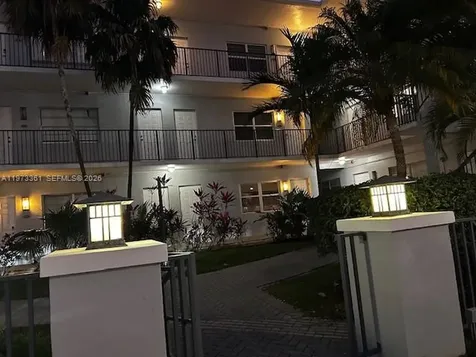2200 S Ocean Drive Hollywood FL 33019