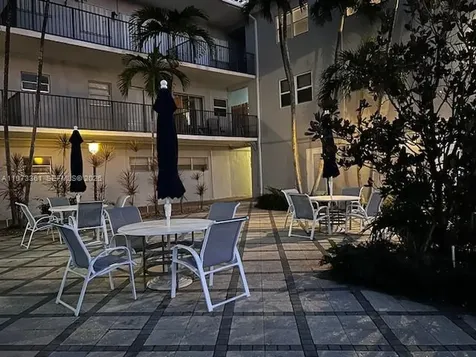 2200 S Ocean Drive Hollywood FL 33019