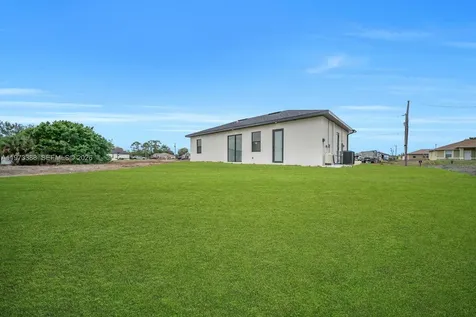 4003 10th Street SW Lehigh Acres FL 33976