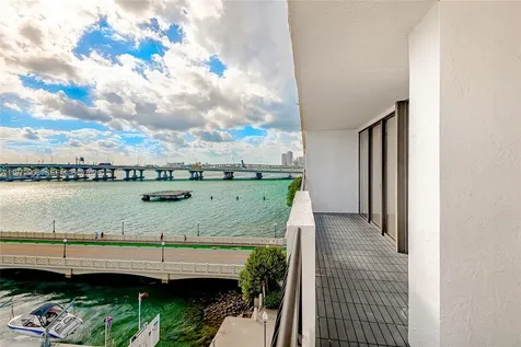 555 NE 15th Street Miami FL 33132