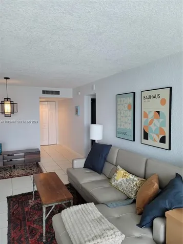 2655 Collins Avenue Miami Beach FL 33140
