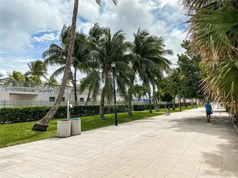 2655 Collins Avenue Miami Beach FL 33140
