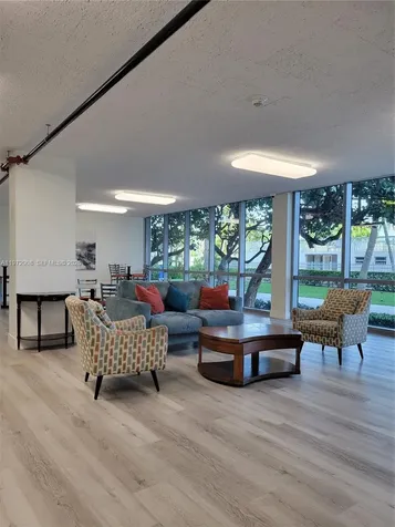 2655 Collins Avenue Miami Beach FL 33140