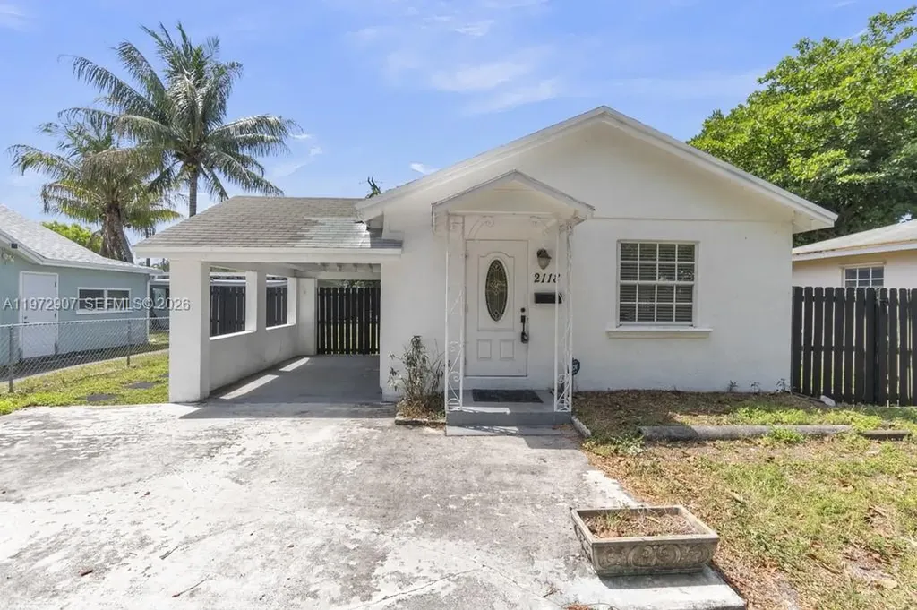 2118 Cleveland Street Hollywood FL 33020