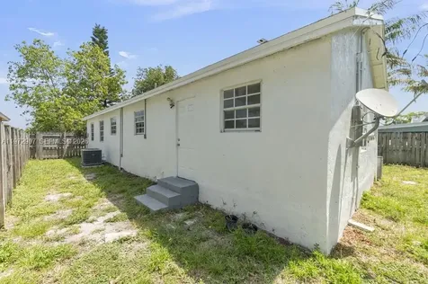 2118 Cleveland Street Hollywood FL 33020