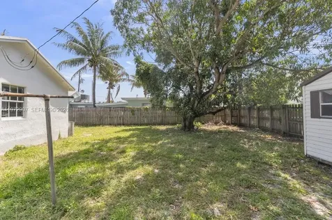 2118 Cleveland Street Hollywood FL 33020