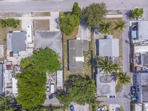 2118 Cleveland Street Hollywood FL 33020