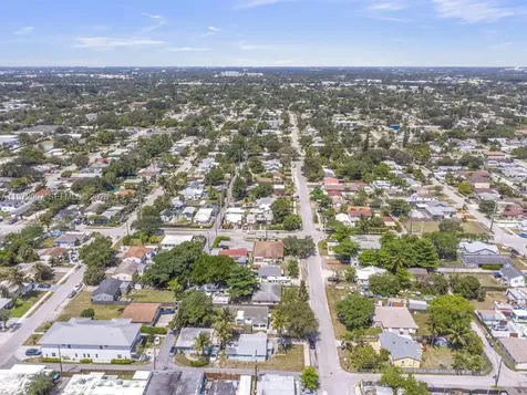 2118 Cleveland Street Hollywood FL 33020