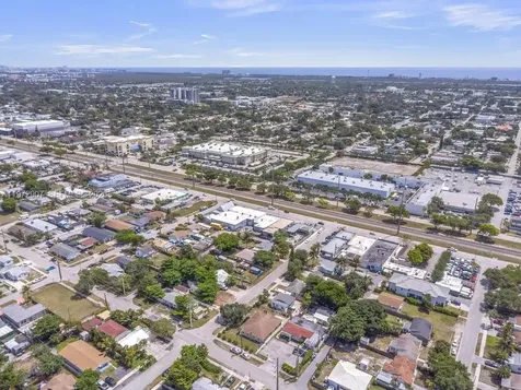2118 Cleveland Street Hollywood FL 33020