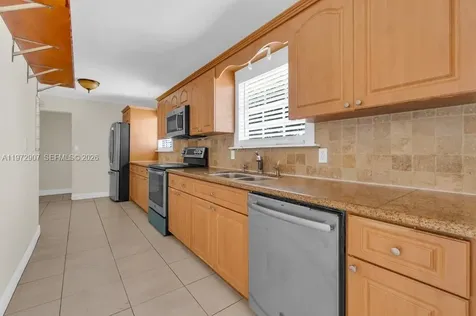 2118 Cleveland Street Hollywood FL 33020