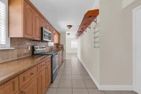 2118 Cleveland Street Hollywood FL 33020