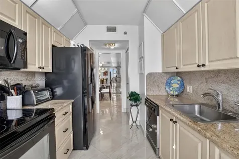 20281 E Country Club Drive Aventura FL 33180
