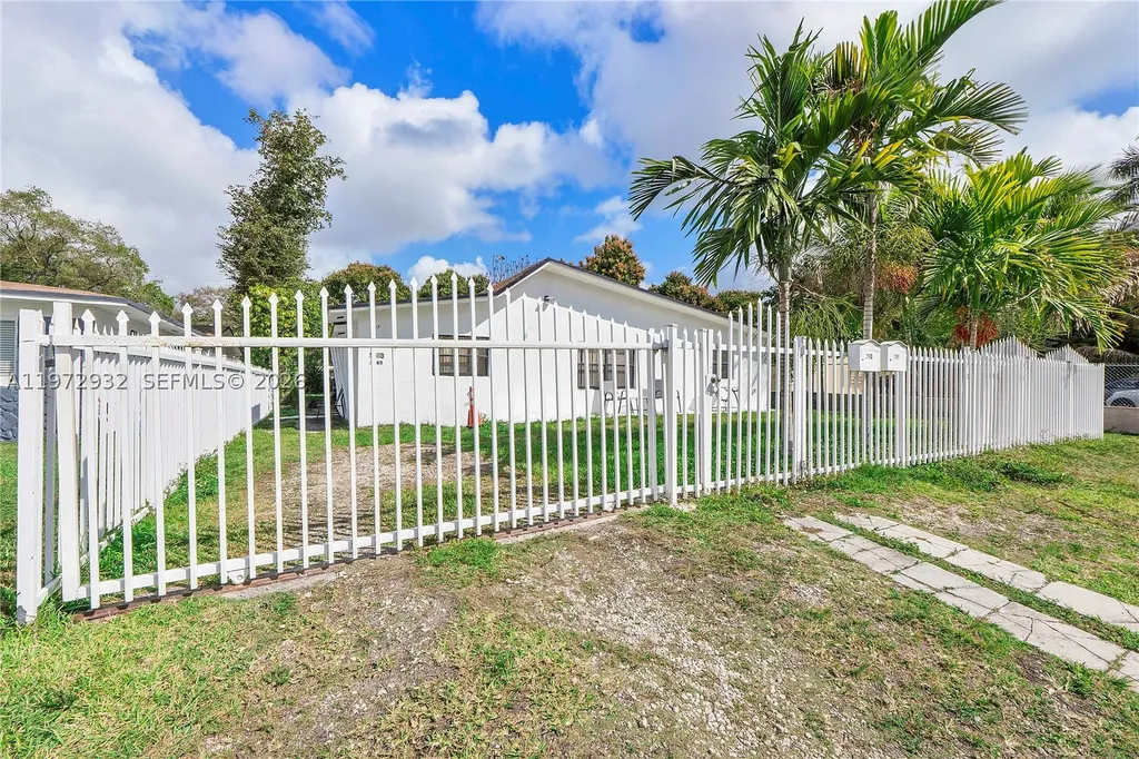 1563 NE 148th Street Miami FL 33161