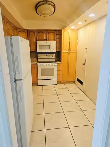 400 Kings Point Drive Sunny Isles Beach FL 33160