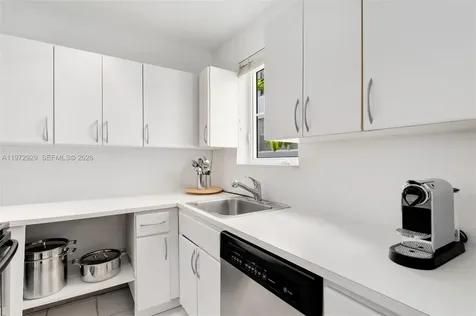 1018 Meridian Avenue Miami Beach FL 33139