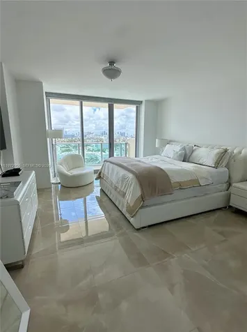 1455 Ocean Drive Miami Beach FL 33139
