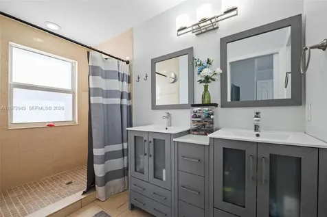 1026 SW 180th Terrace Pembroke Pines FL 33029