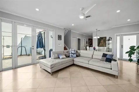1026 SW 180th Terrace Pembroke Pines FL 33029