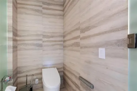 18975 Collins Avenue Sunny Isles Beach FL 33160