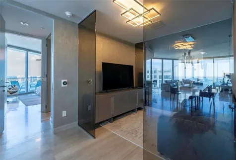 18975 Collins Avenue Sunny Isles Beach FL 33160