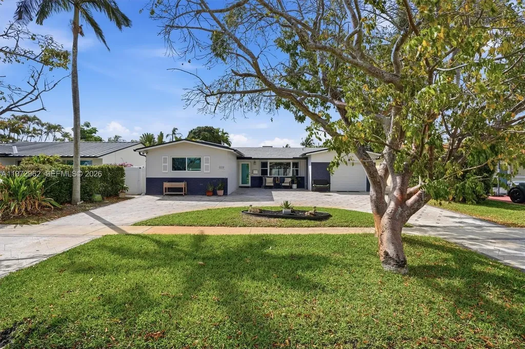 5518 Mckinley Street Hollywood FL 33021