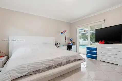 5518 Mckinley Street Hollywood FL 33021