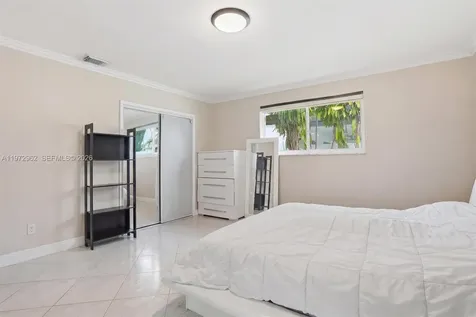 5518 Mckinley Street Hollywood FL 33021