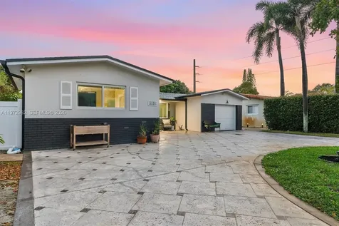 5518 Mckinley Street Hollywood FL 33021