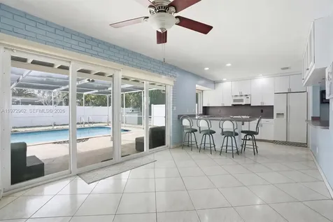 5518 Mckinley Street Hollywood FL 33021