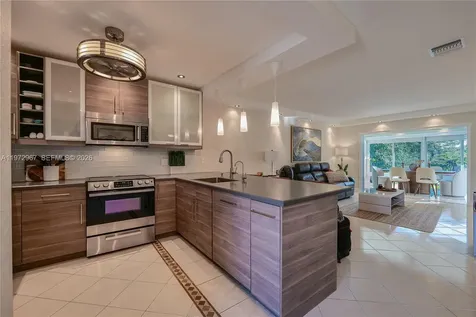 5171 W Oakland Park Boulevard Lauderdale Lakes FL 33313
