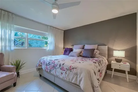5171 W Oakland Park Boulevard Lauderdale Lakes FL 33313