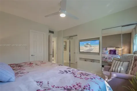 5171 W Oakland Park Boulevard Lauderdale Lakes FL 33313