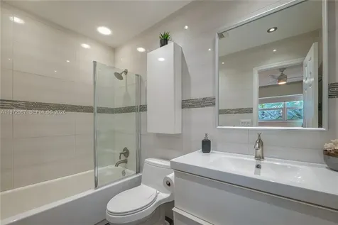 5171 W Oakland Park Boulevard Lauderdale Lakes FL 33313