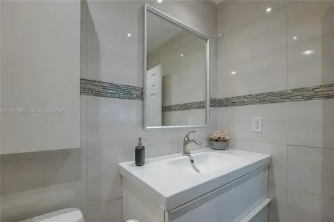 5171 W Oakland Park Boulevard Lauderdale Lakes FL 33313