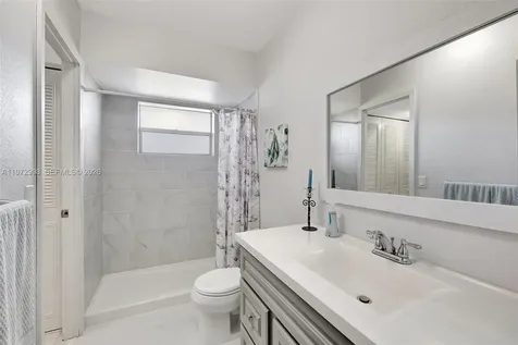 5002 NW 35th Street Lauderdale Lakes FL 33319