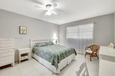 5002 NW 35th Street Lauderdale Lakes FL 33319