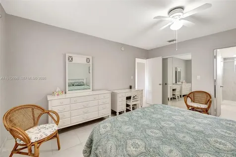 5002 NW 35th Street Lauderdale Lakes FL 33319