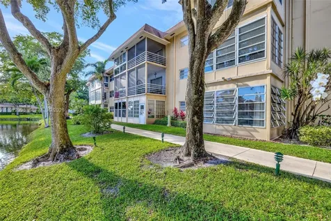 5002 NW 35th Street Lauderdale Lakes FL 33319